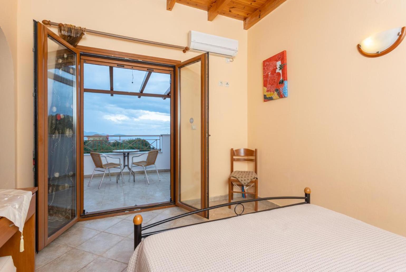 Villa Yeraki Dhrapanítika Exteriör bild