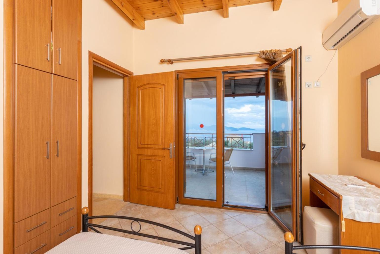 Villa Yeraki Dhrapanítika Exteriör bild