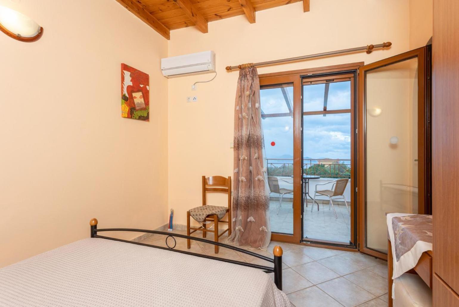 Villa Yeraki Dhrapanítika Exteriör bild